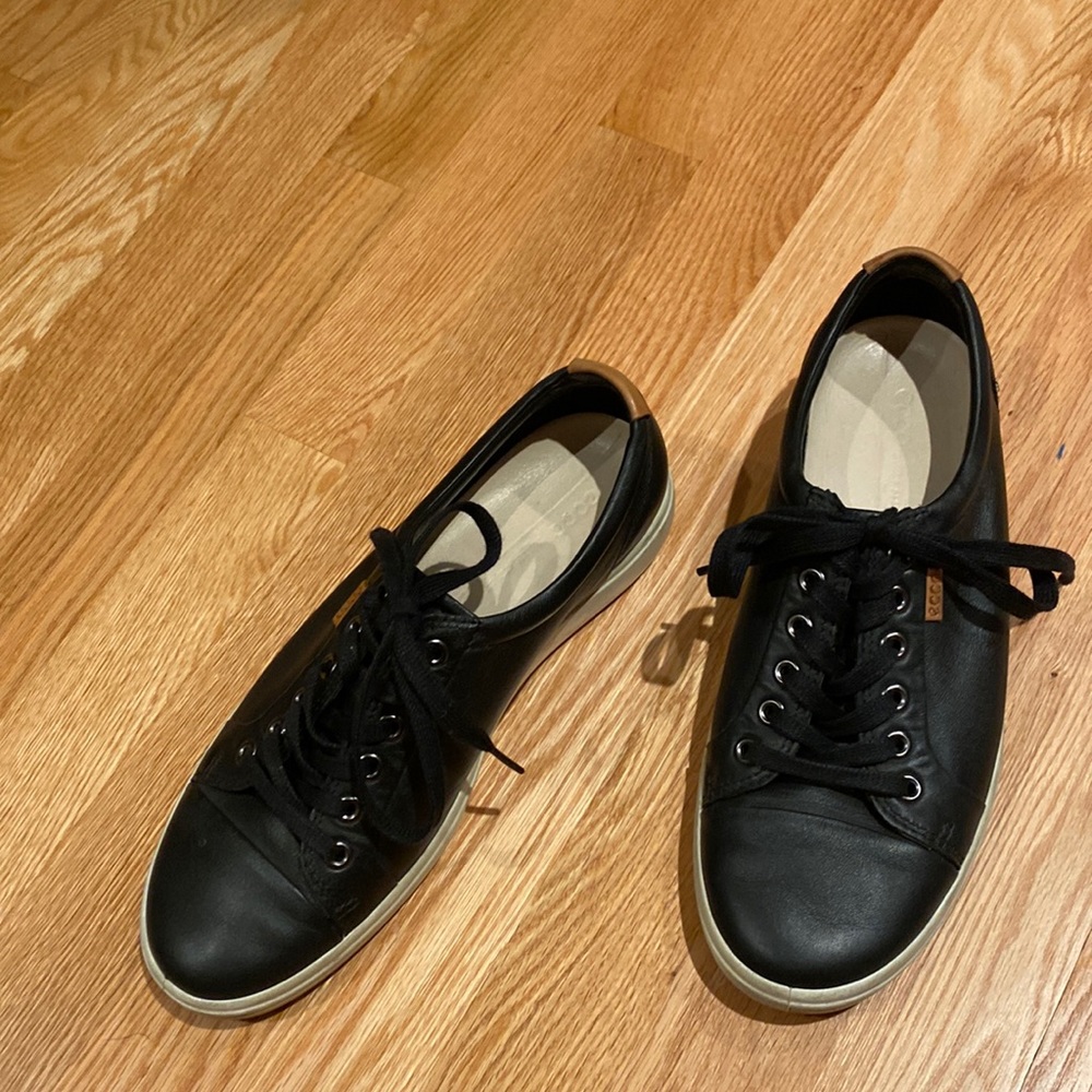 Ecco soft sneaker, great condition